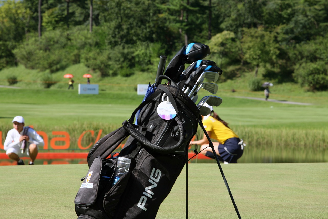 Wie fange ich als Anfänger an, bei Golfturnieren zu spielen?